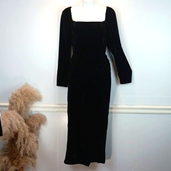 WAYF black puff long sleeve square neckline crushed velvet dress size medium - Picture 2 of 15